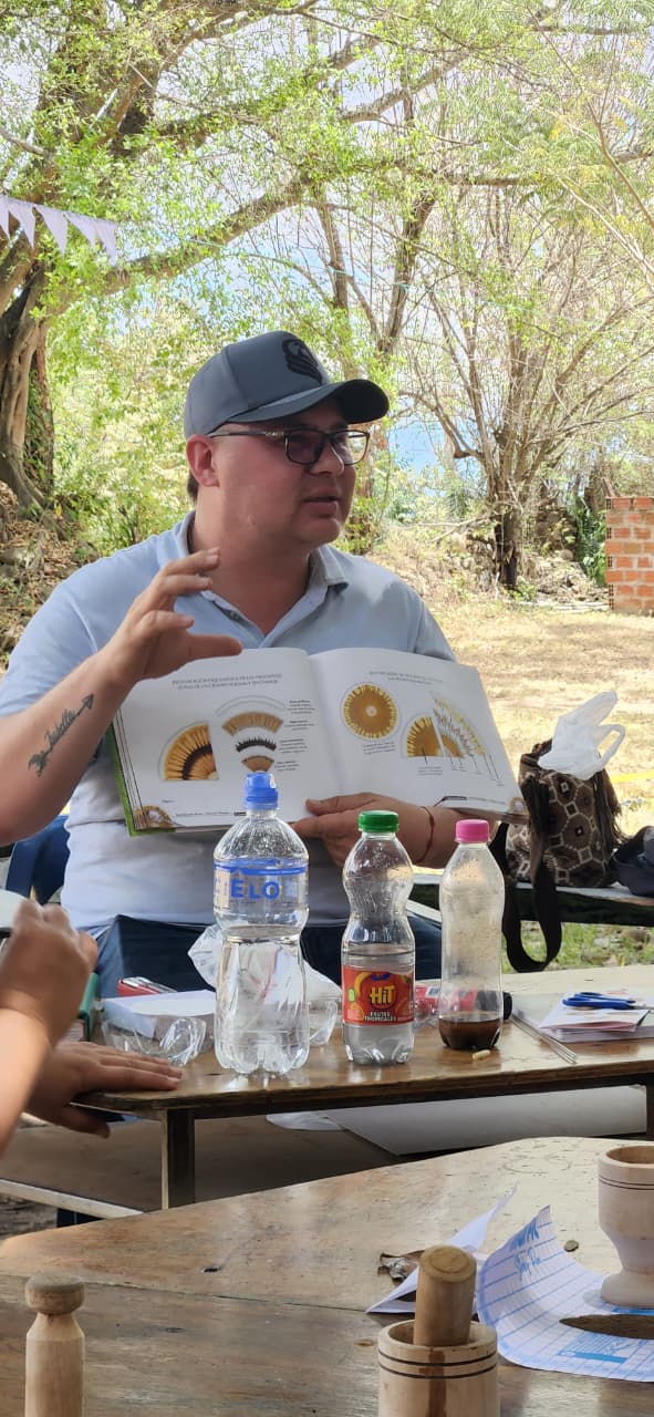 Imagen alusiva a Tercera Sesión de la Escuela Agroecológica: suelos y pociones mágicas para su bioremediación. 